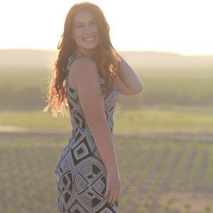 Meet your Posher, Taya